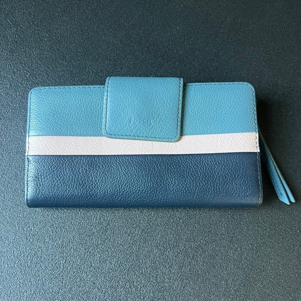 Fossil Logan Blue Colorblock Leather Bifold Wallet Clutch ID Coins Compartment